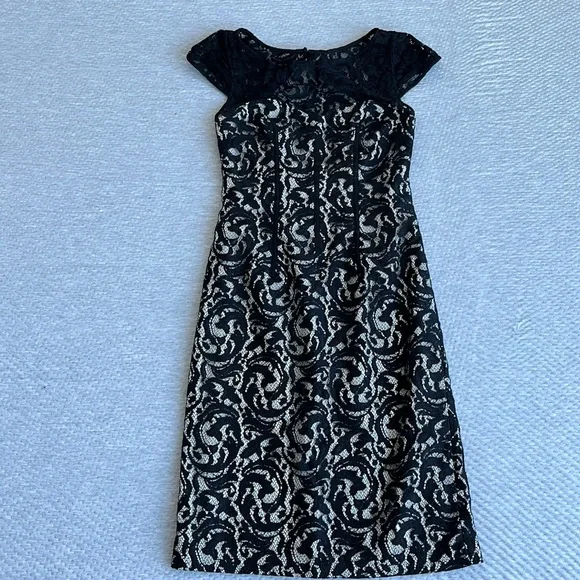 Monique Lhuillier | Dresses | Gorgeous Black Lace Cocktail Dress | Poshmark